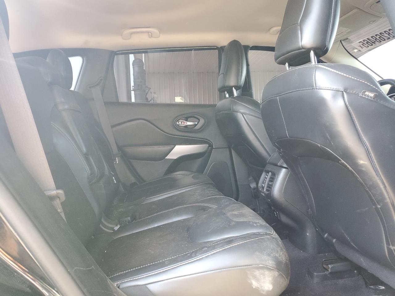 2018 Jeep Cherokee Latitude Plus VIN: 1C4PJMLB7JD556235 Lot: 68268465