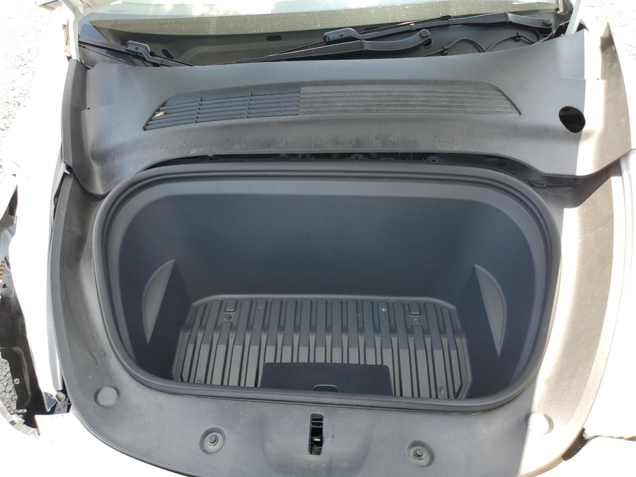 2020 Tesla Model Y VIN: 5YJYGDEEXLF043180 Lot: 68441985