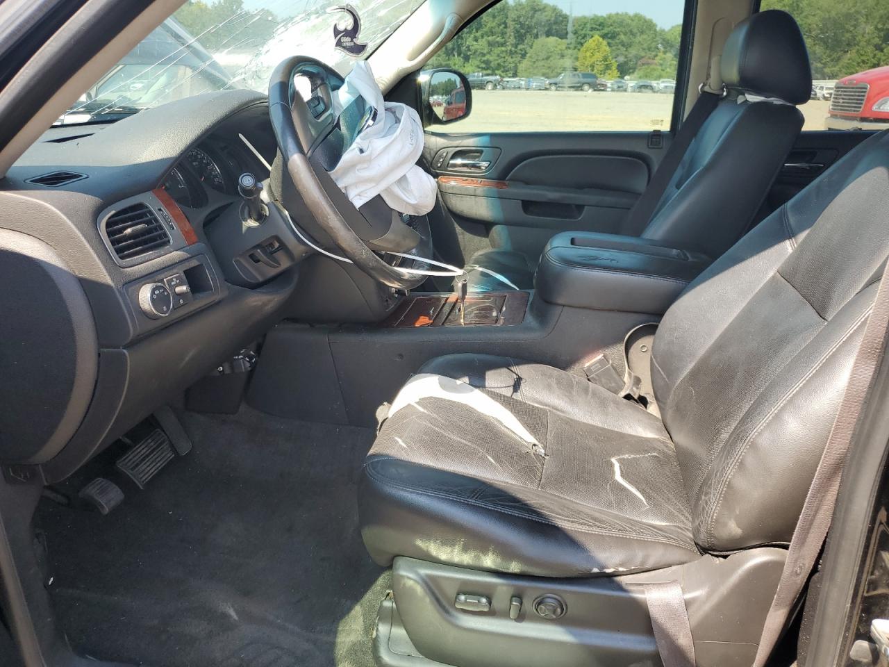 2011 Chevrolet Tahoe C1500 Ltz VIN: 1GNSCCE03BR396389 Lot: 69406045