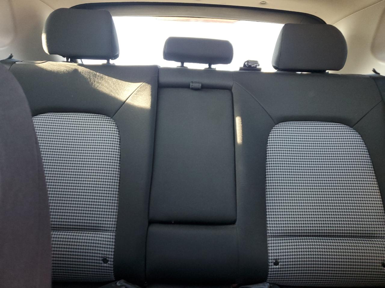 2020 Hyundai Kona Se VIN: KM8K1CAA8LU553227 Lot: 70271505