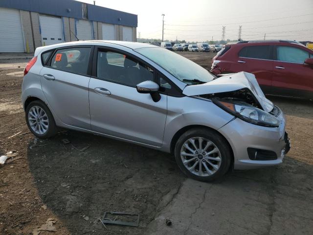 Hatchbacks FORD FIESTA 2014 Srebrny