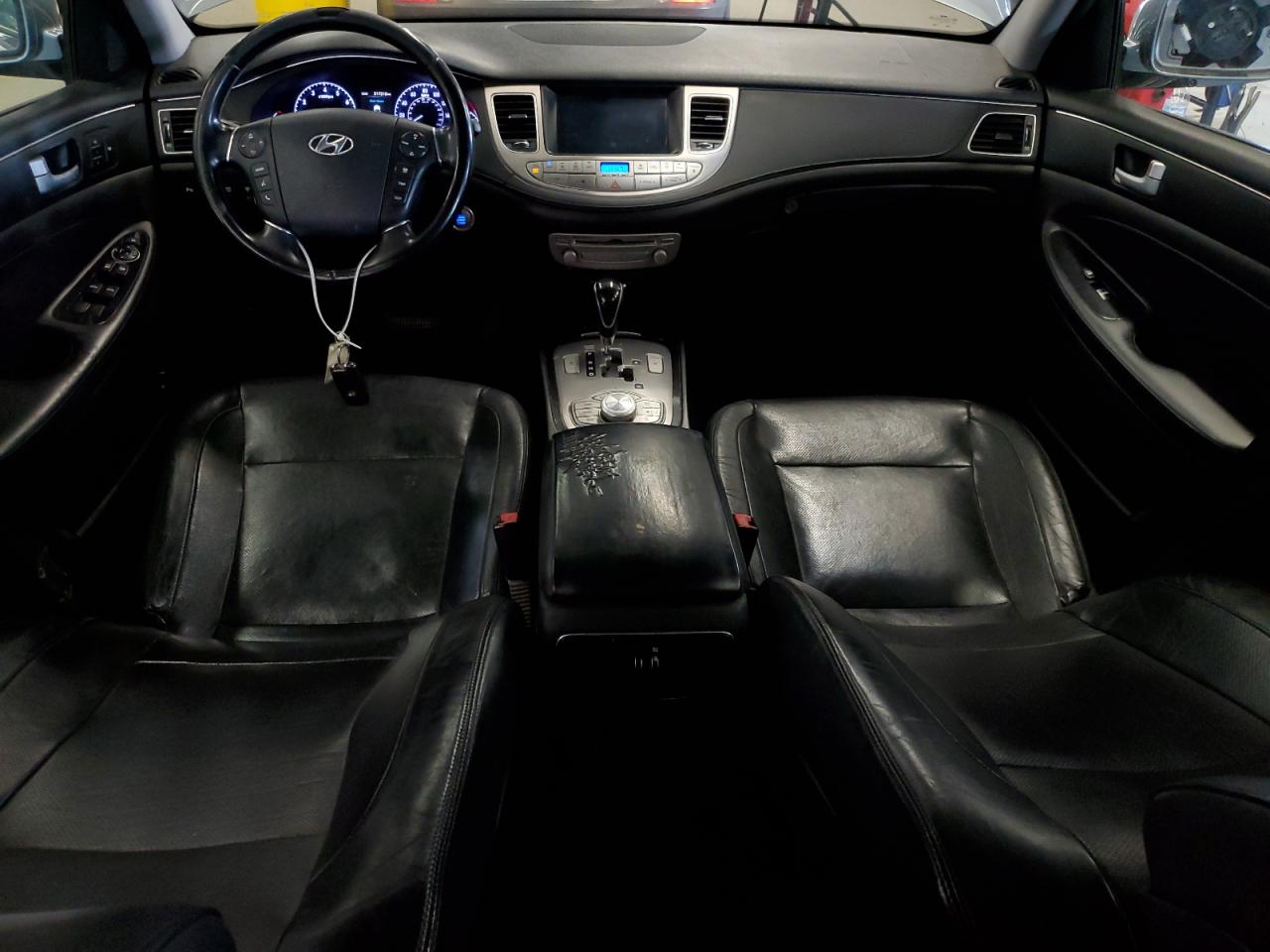 2014 Hyundai Genesis 3.8L VIN: KMHGC4DD8EU263360 Lot: 70510335