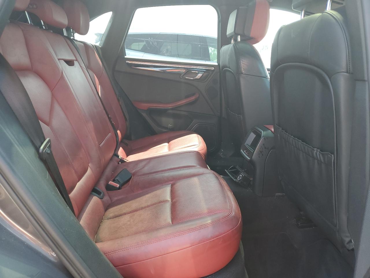 2015 Porsche Macan S VIN: WP1AB2A59FLB43894 Lot: 68826505