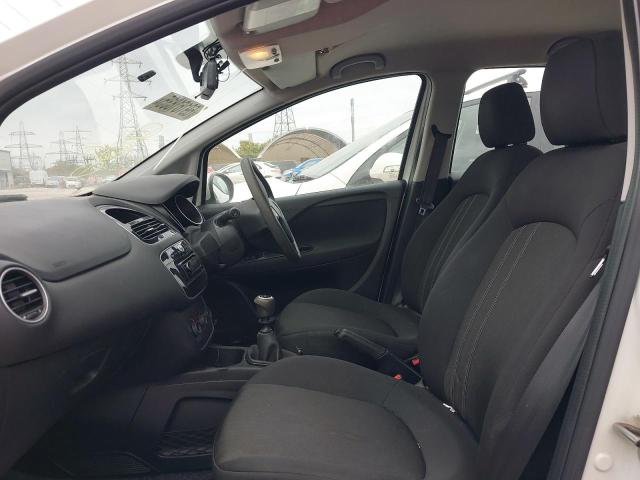 2015 FIAT PUNTO POP 
