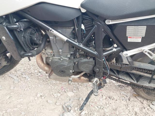 2017 KTM 690 DUKE 1