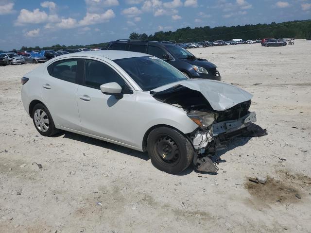  TOYOTA YARIS 2019 Srebrny
