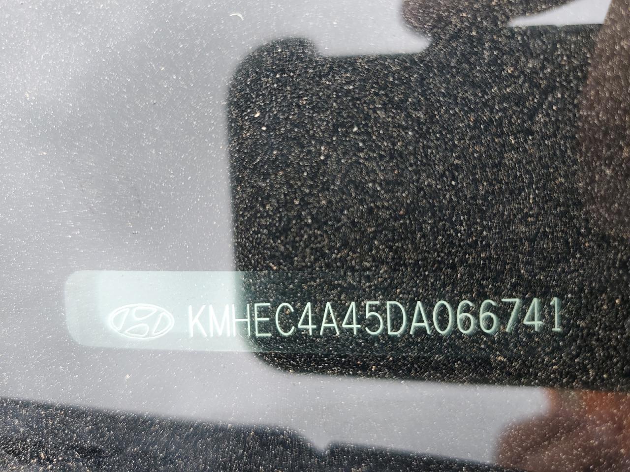 2013 Hyundai Sonata Hybrid VIN: KMHEC4A45DA066741 Lot: 66884085