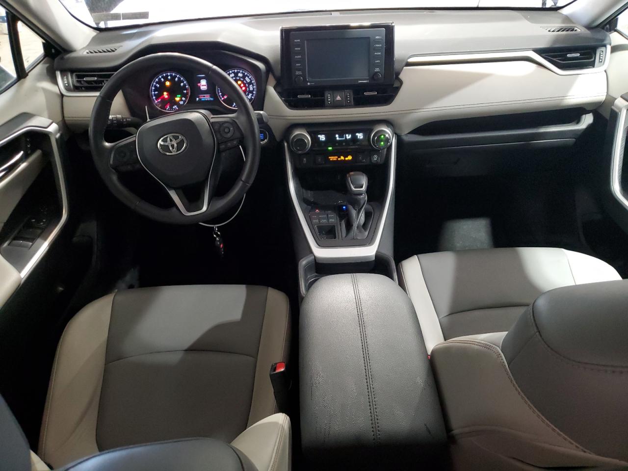 2021 Toyota Rav4 Xle Premium VIN: JTMA1RFV0MD074123 Lot: 70102225