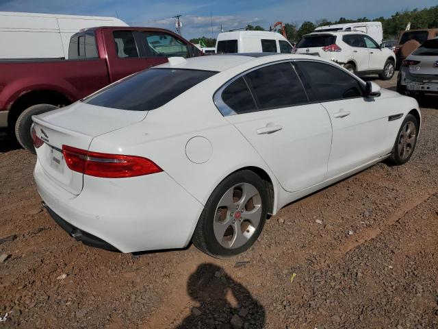 JAGUAR XE 2017 Белы