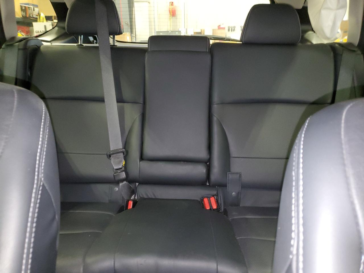 2018 Subaru Outback 3.6R Limited VIN: 4S4BSENCXJ3383587 Lot: 68046135