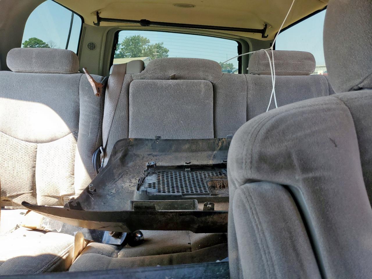 2005 Chevrolet Suburban C1500 VIN: 1GNEC16Z05J109933 Lot: 70501335