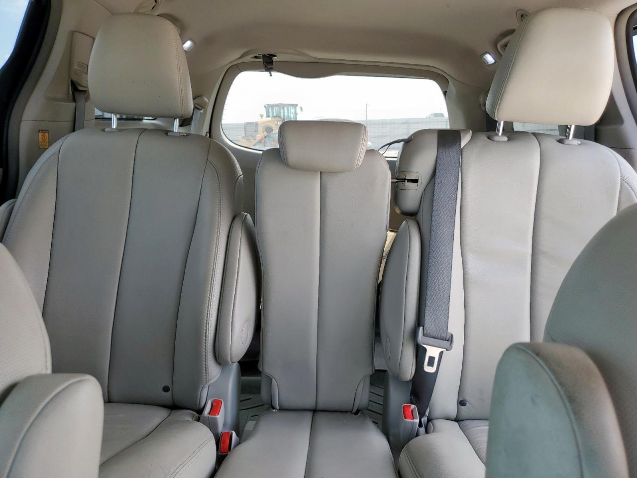 2013 Toyota Sienna Xle VIN: 5TDYK3DC2DS382554 Lot: 69782335