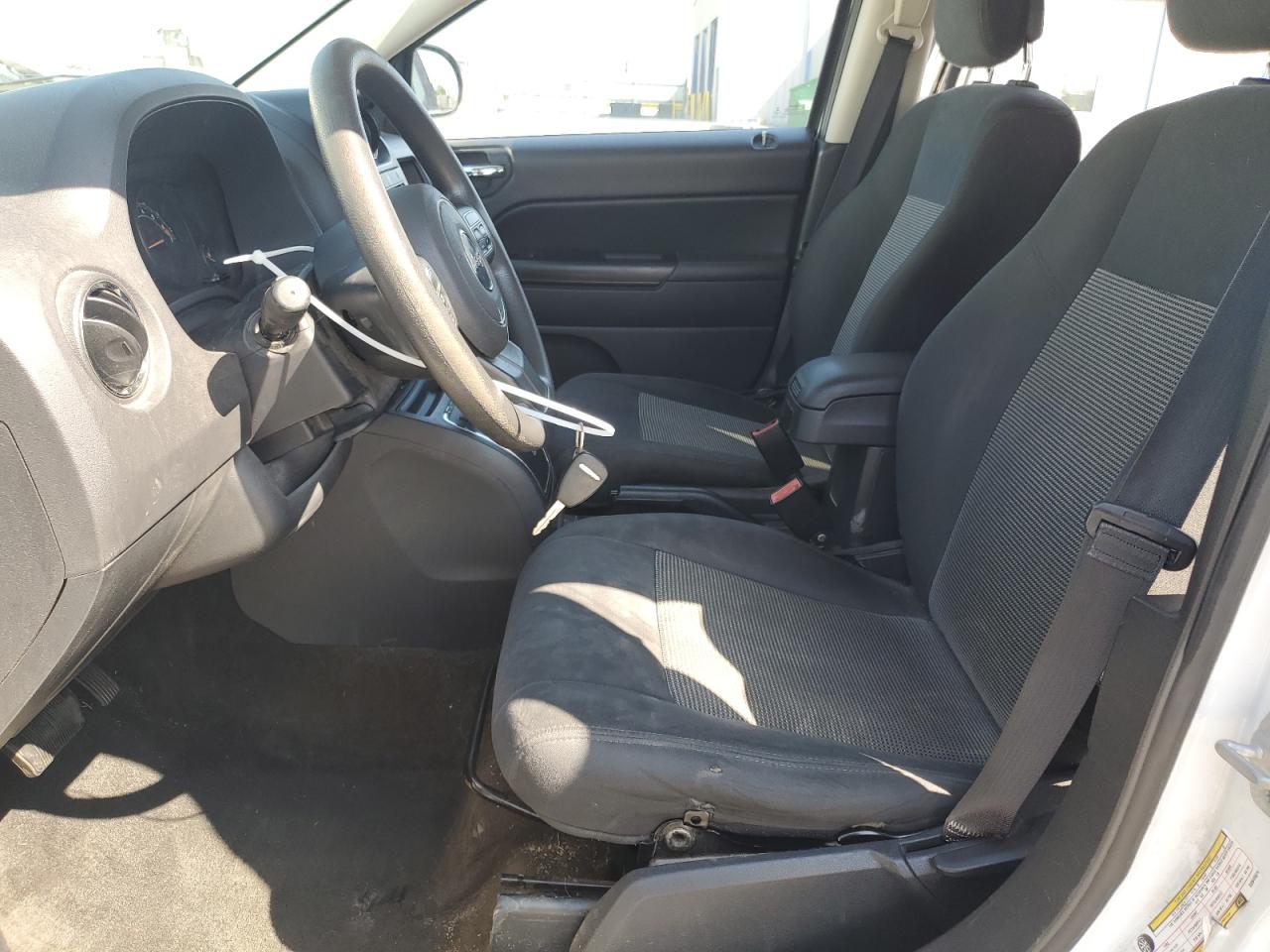 2016 Jeep Compass Sport VIN: 1C4NJCBA0GD640674 Lot: 69945065