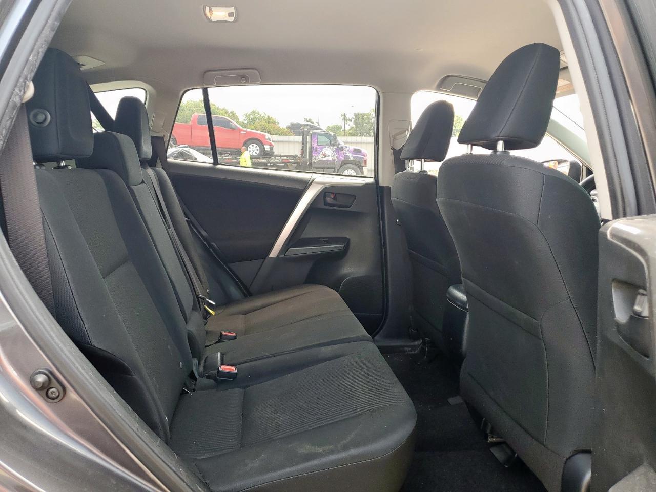 2017 Toyota Rav4 Le VIN: JTMZFREV1HJ124833 Lot: 70443595