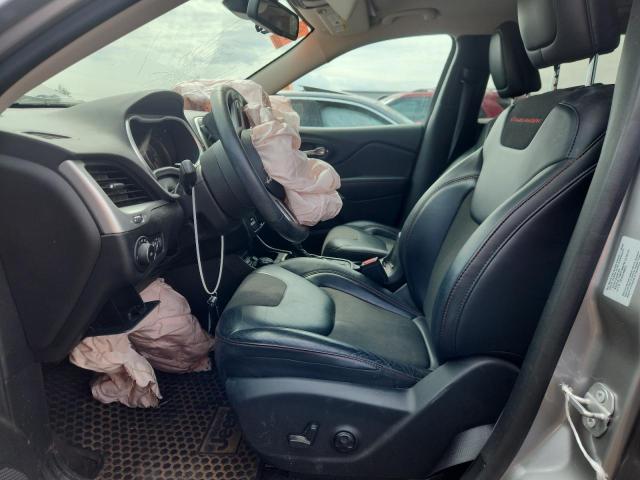  JEEP CHEROKEE 2018 Srebrny