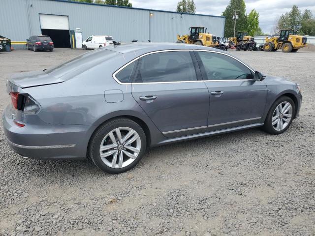  VOLKSWAGEN PASSAT 2017 Серый