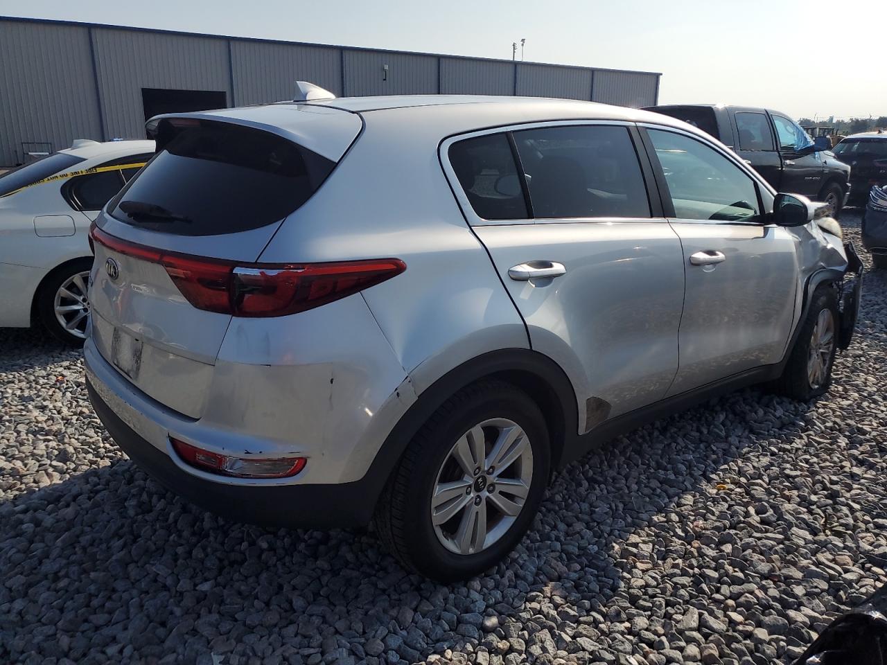 2018 Kia Sportage Lx silver null gas KNDPM3AC0J7301986 photo #4
