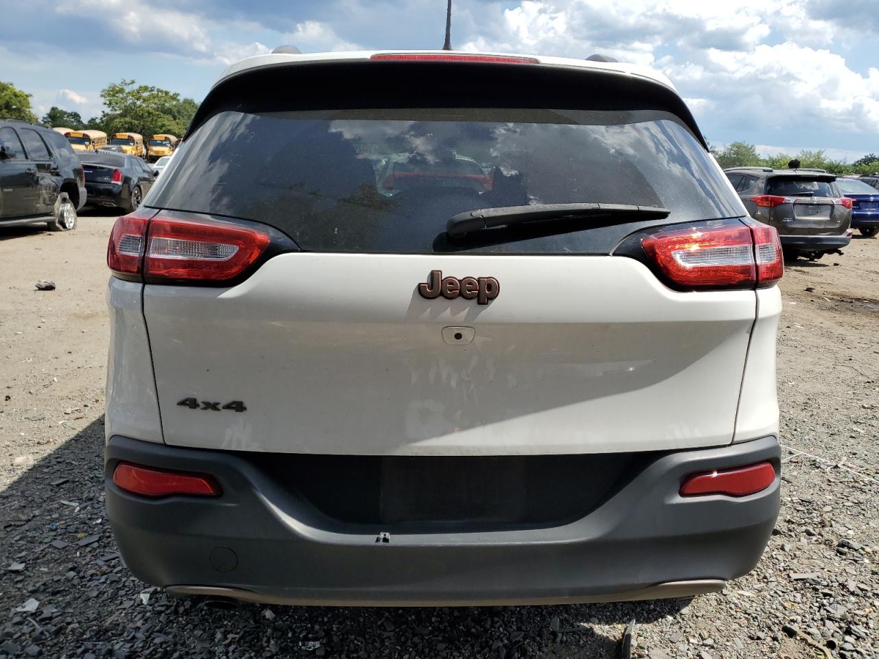 2017 Jeep Cherokee Latitude VIN: 1C4PJMCBXHW503611 Lot: 70299835