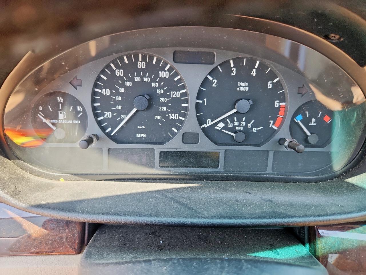 2001 BMW 325 I VIN: WBAAV334X1FV01527 Lot: 70271055