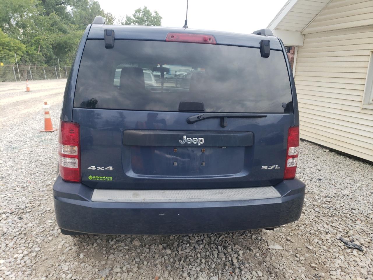 2008 Jeep Liberty Sport VIN: 1J8GN28K08W132579 Lot: 70129595