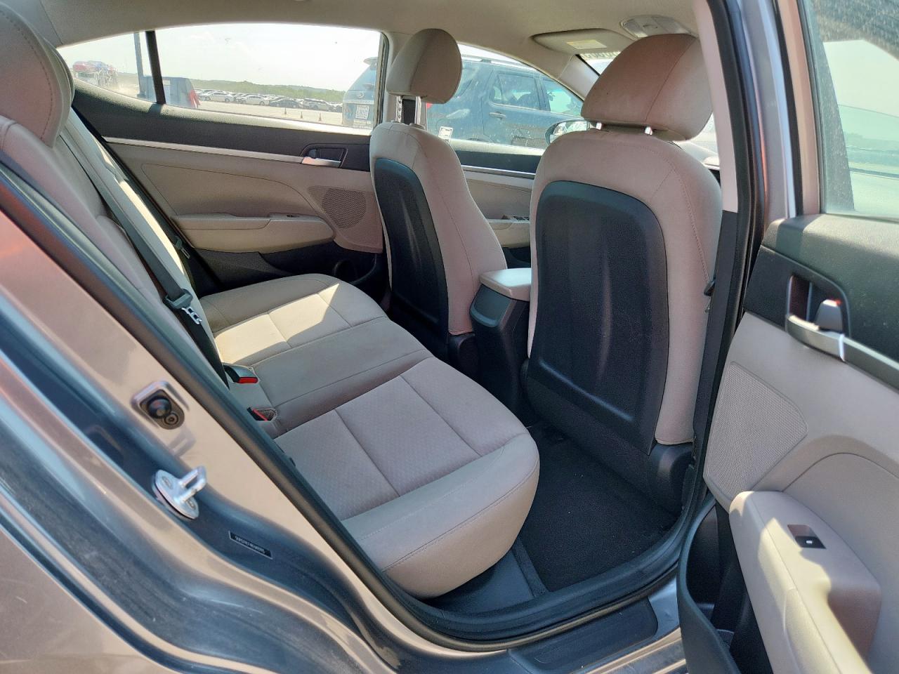 2019 Hyundai Elantra Se VIN: 5NPD74LF4KH492915 Lot: 69780585