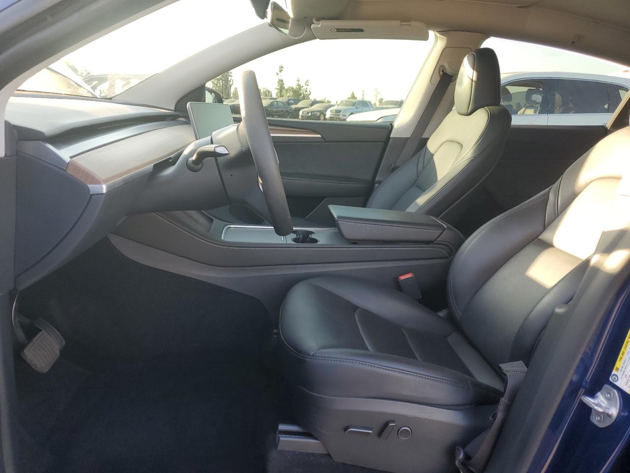 2024 Tesla Model Y VIN: 7SAYGDED0RF019599 Lot: 70712255