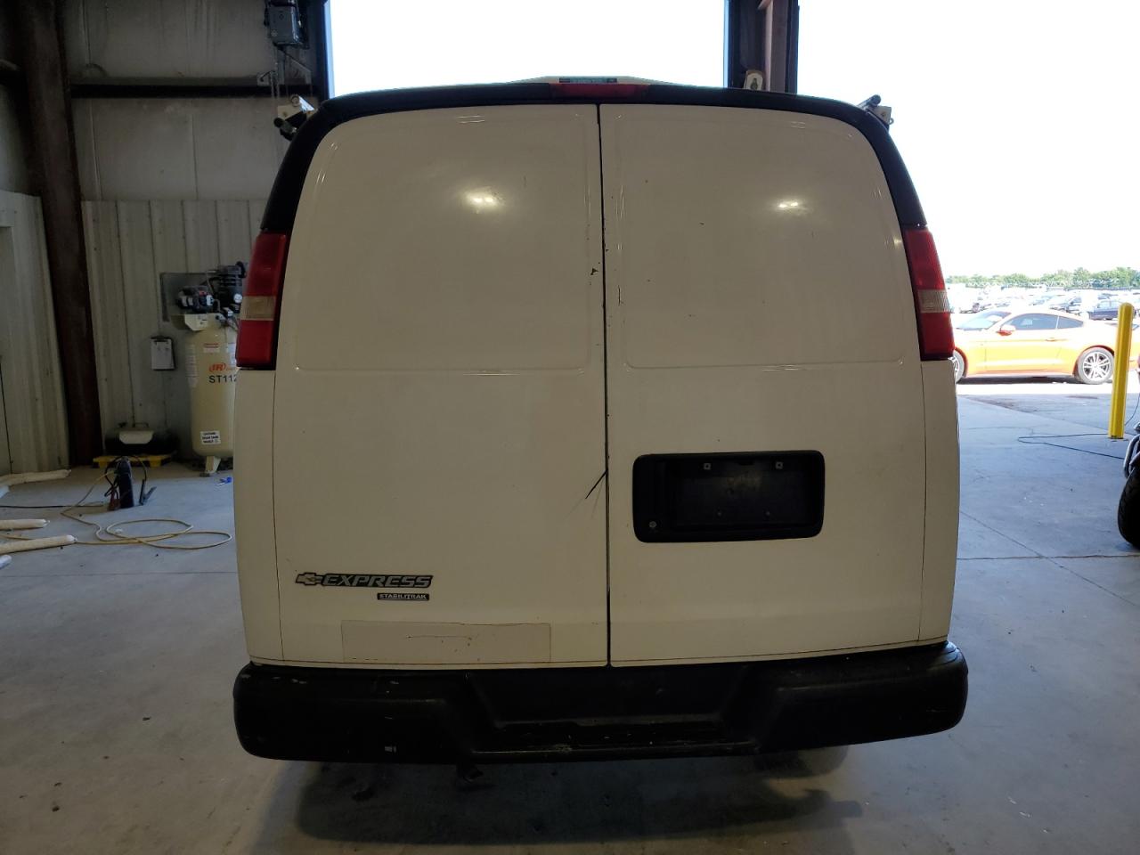 2015 Chevrolet Express G2500 VIN: 1GCWGFCF6F1261421 Lot: 69771265