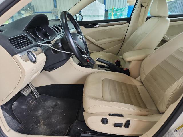  VOLKSWAGEN PASSAT 2017 Белы