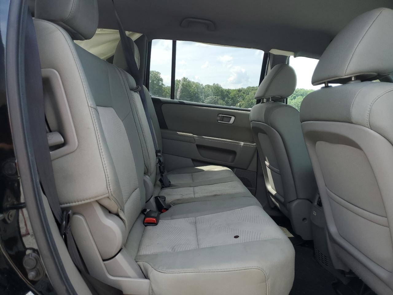 2012 Honda Pilot Lx VIN: 5FNYF4H2XCB038761 Lot: 70825255