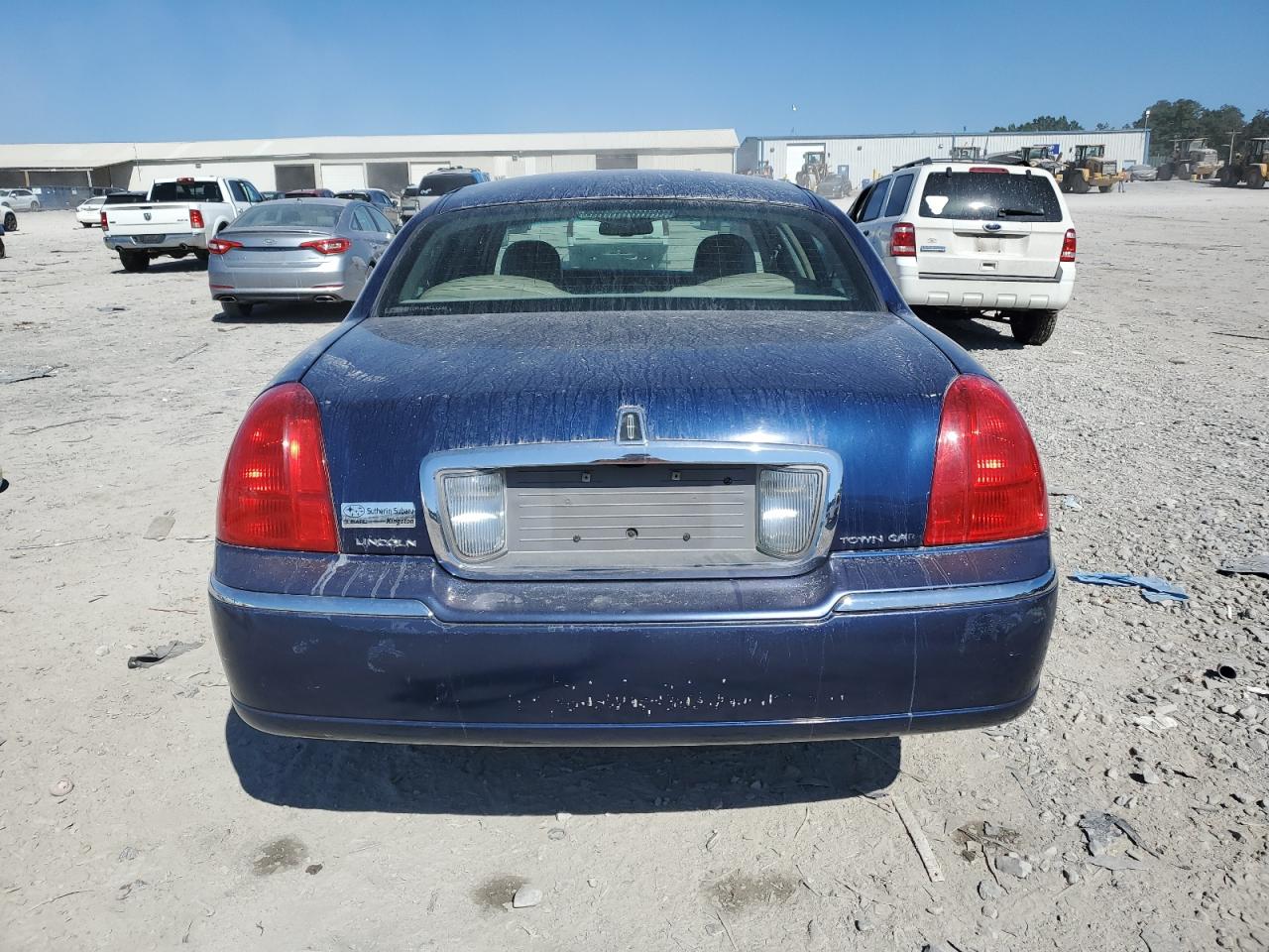 2009 Lincoln Town Car Signature Limited VIN: 2LNHM82V49X618057 Lot: 70892425