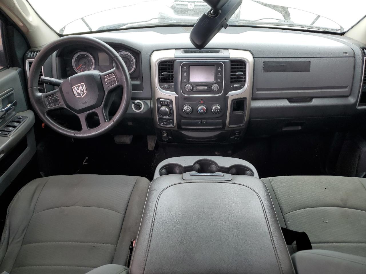 1C6RR7GG0FS518557 2015 Ram 1500 Slt