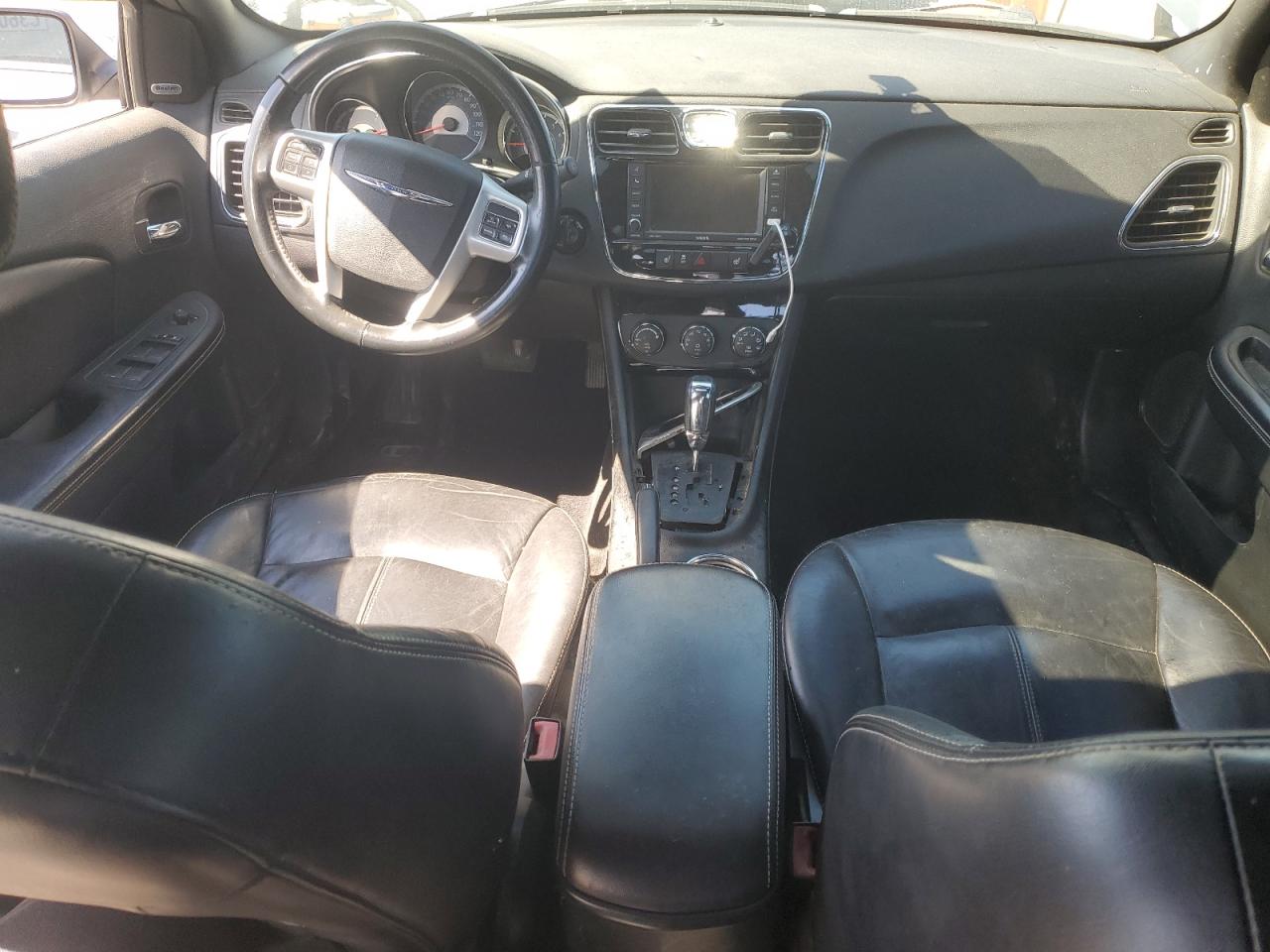 2014 Chrysler 200 Limited VIN: 1C3CCBCGXEN135607 Lot: 70130735