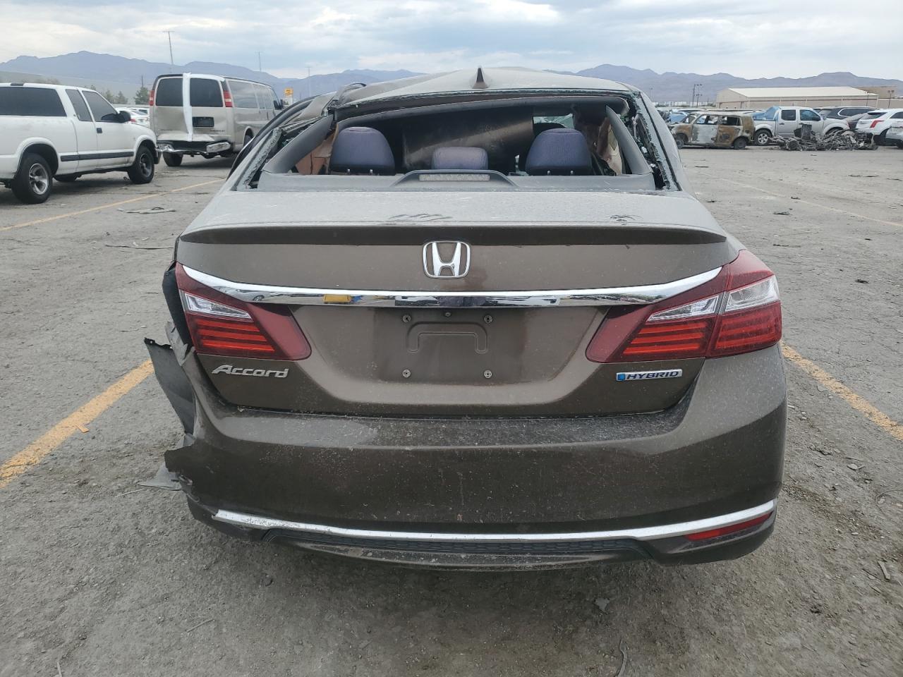 2017 Honda Accord Hybrid VIN: JHMCR6F31HC010536 Lot: 70928125