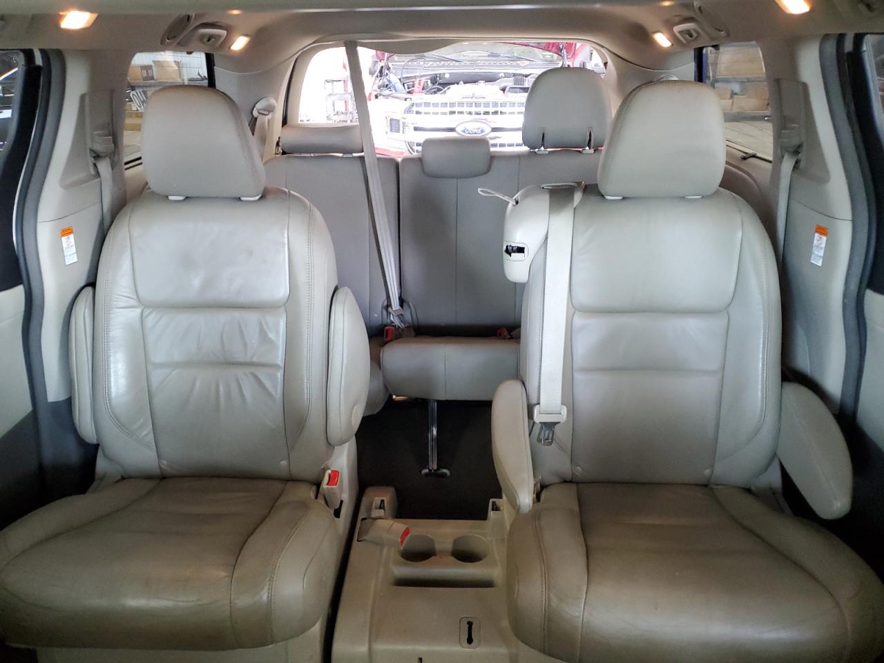 2016 Toyota Sienna Xle VIN: 5TDYK3DC7GS727145 Lot: 70638835