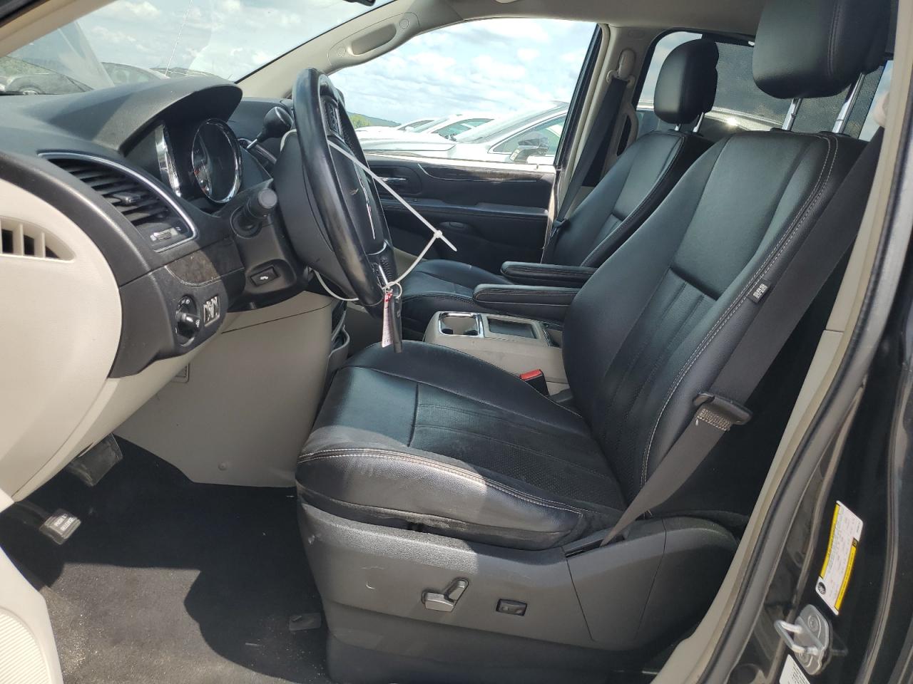 2013 Chrysler Town & Country Touring L VIN: 2C4RC1CG8DR596757 Lot: 68474035