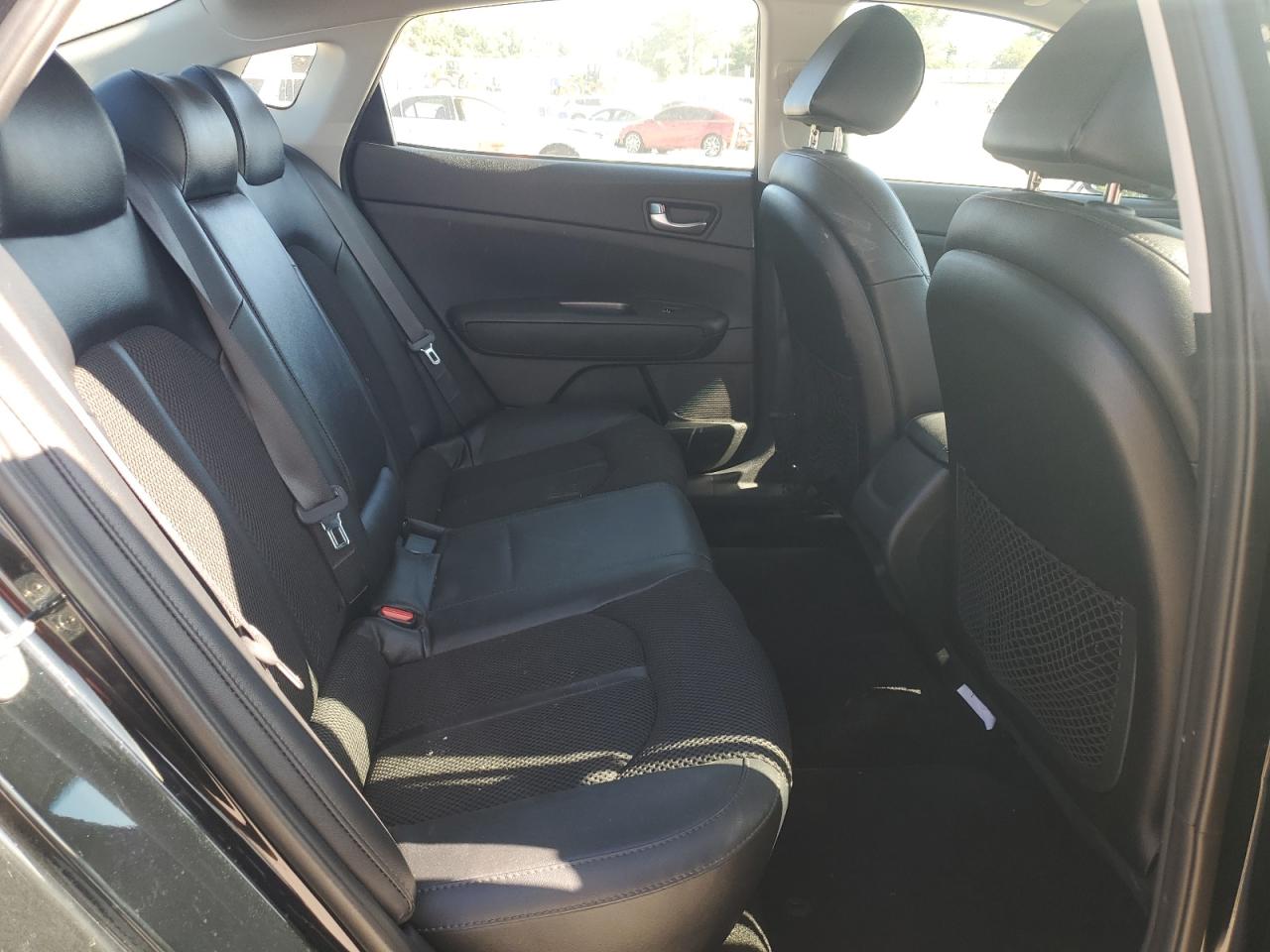 2019 Kia Optima Lx VIN: 5XXGT4L31KG368370 Lot: 70581415