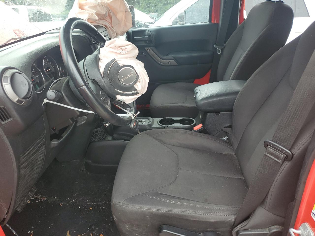 2014 Jeep Wrangler Unlimited Sport VIN: 1C4BJWDG3EL320189 Lot: 68651485