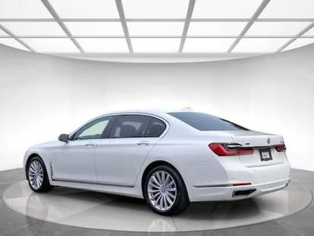 2020 BMW 745XE   