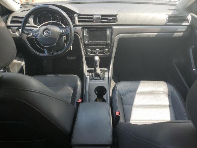  VOLKSWAGEN PASSAT 2018 Серый