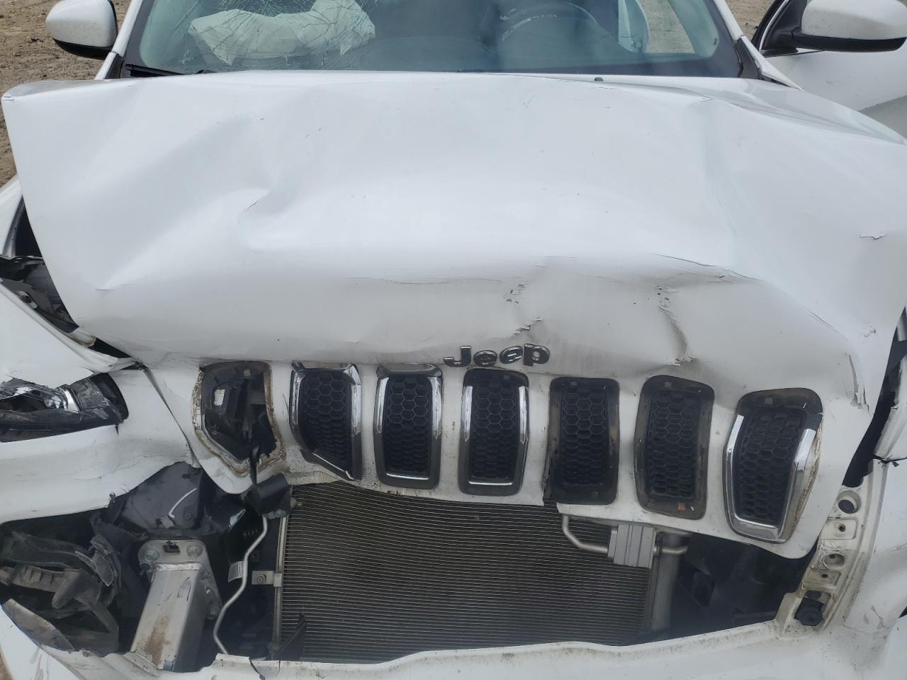 2018 Jeep Cherokee Latitude VIN: 1C4PJLCB2JD595339 Lot: 70696945