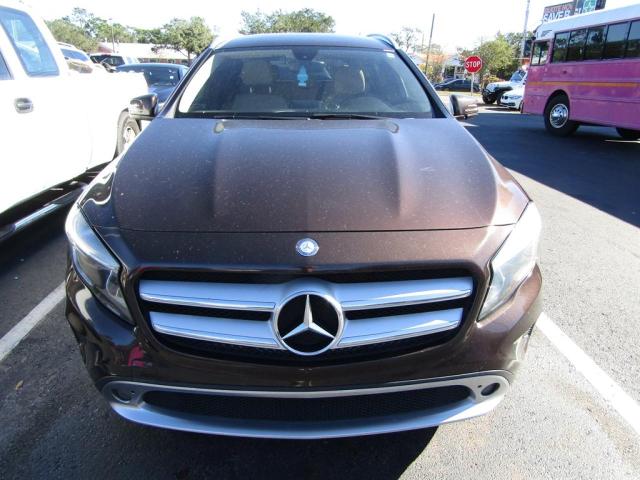Parquets MERCEDES-BENZ GLA-CLASS 2015 Brązowy