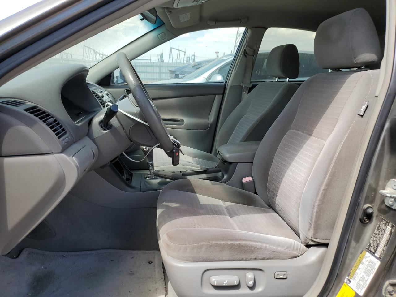 2005 Toyota Camry Le VIN: 4T1BE30K25U560109 Lot: 70141815