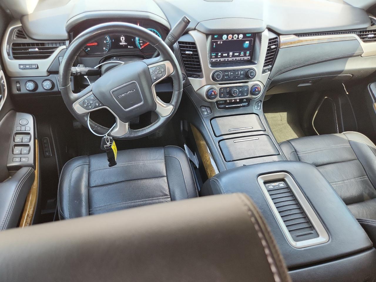 2017 GMC Yukon Xl Denali VIN: 1GKS2HKJ2HR382762 Lot: 68341255