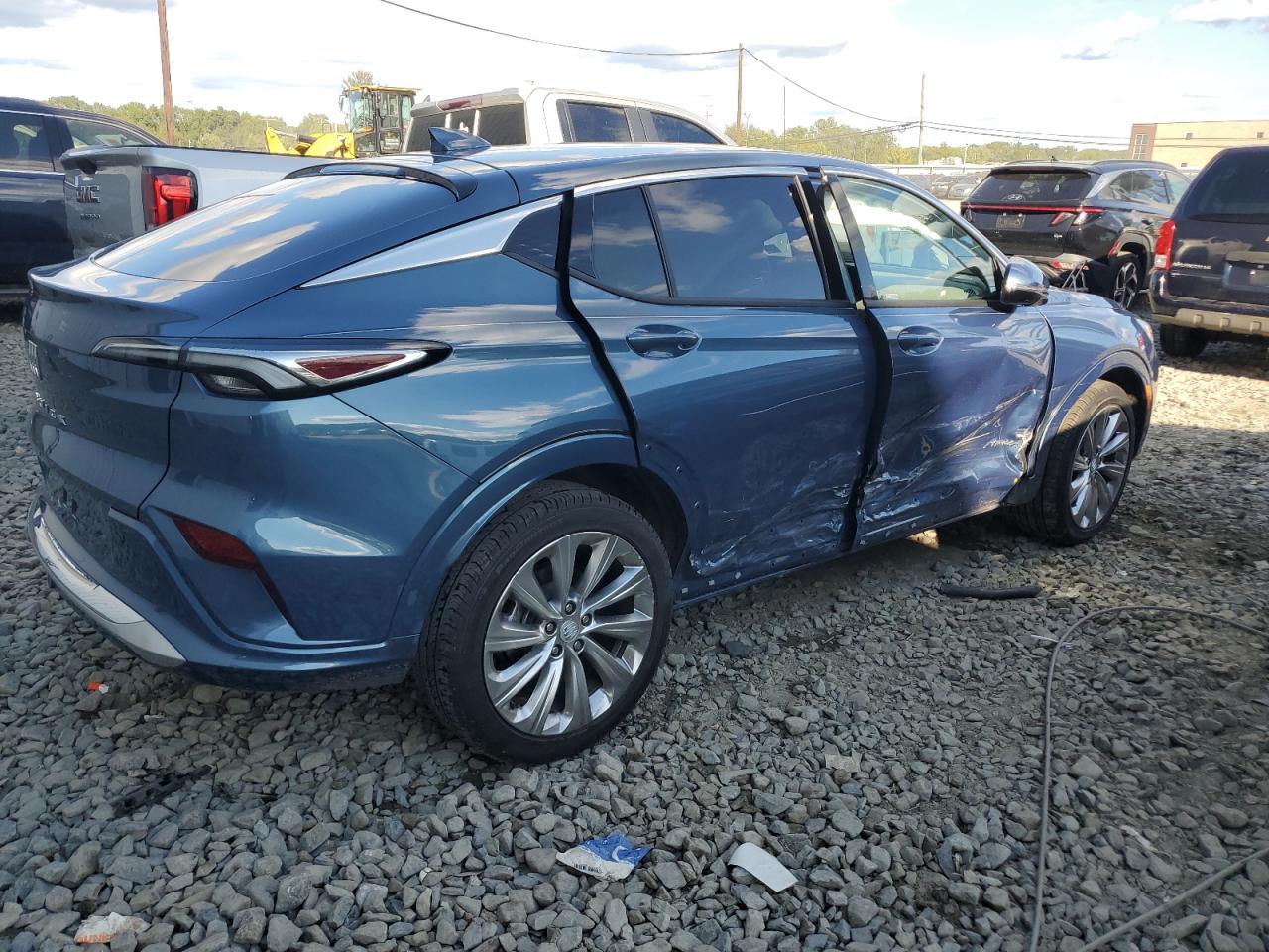 2025 Buick Envista Avenir blue null gas KL47LCEP7SB172444 photo #4