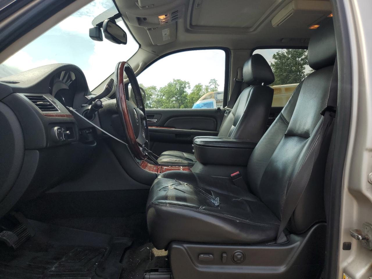 2008 Cadillac Escalade Luxury VIN: 1GYFK63848R224771 Lot: 69097435