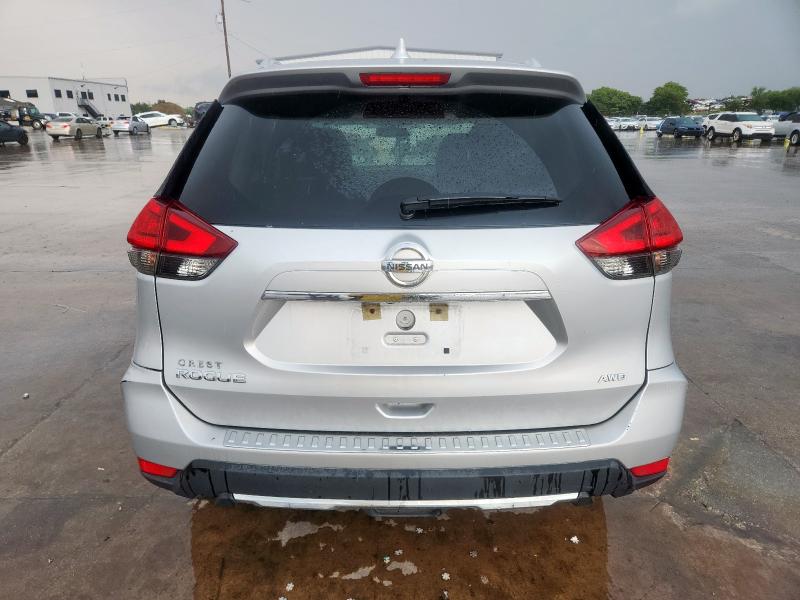  NISSAN ROGUE 2017 Srebrny