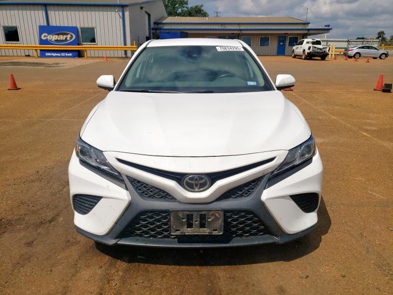  TOYOTA CAMRY 2020 Белы