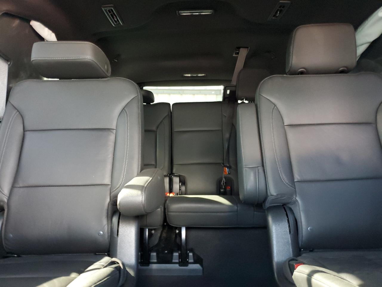 2022 Chevrolet Suburban K1500 Lt VIN: 1GNSKCKD5NR310255 Lot: 69681975