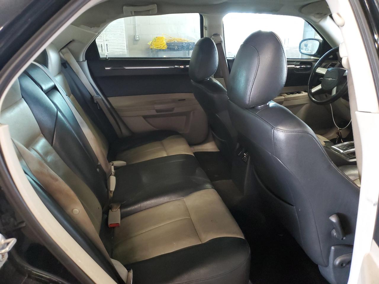 2007 Chrysler 300 Touring VIN: 2C3KA53G17H729940 Lot: 69064065
