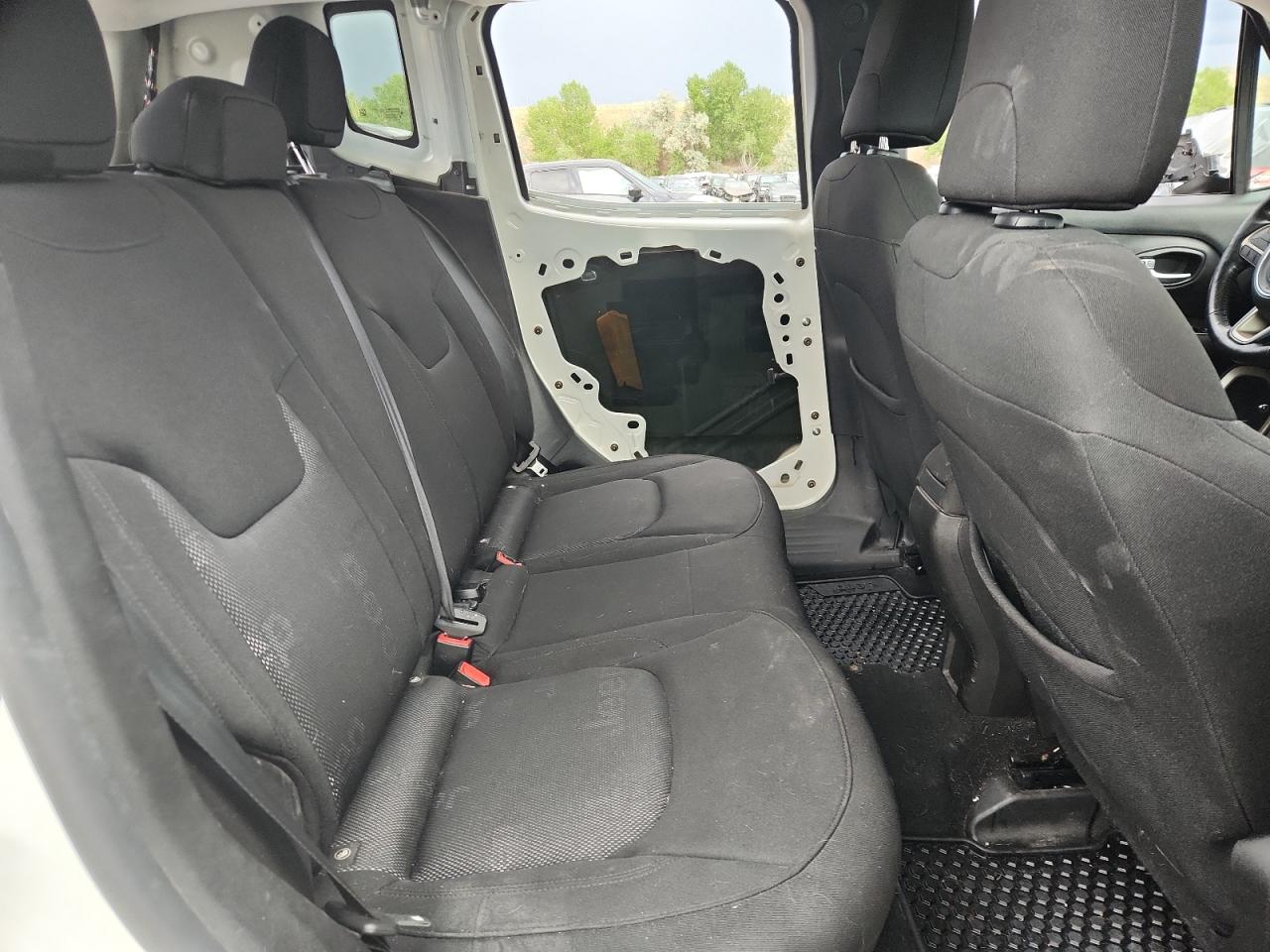 2017 Jeep Renegade Latitude VIN: ZACCJBBB8HPF43669 Lot: 70890725